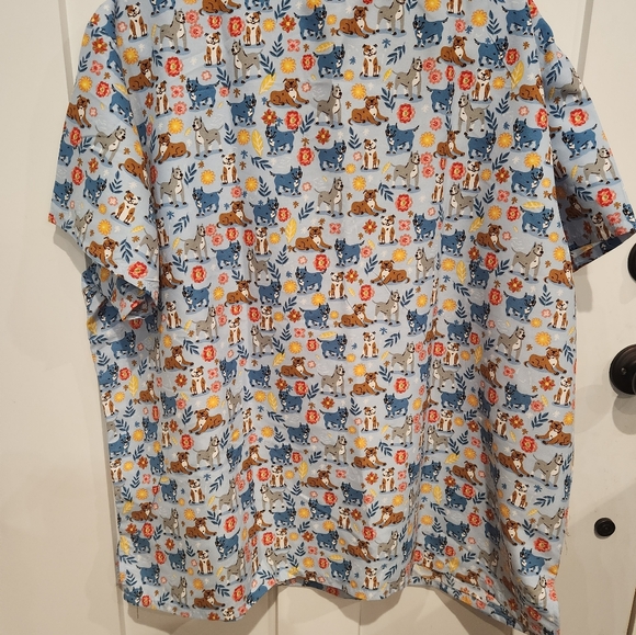 Plus Size Scrub Top - Picture 2 of 4